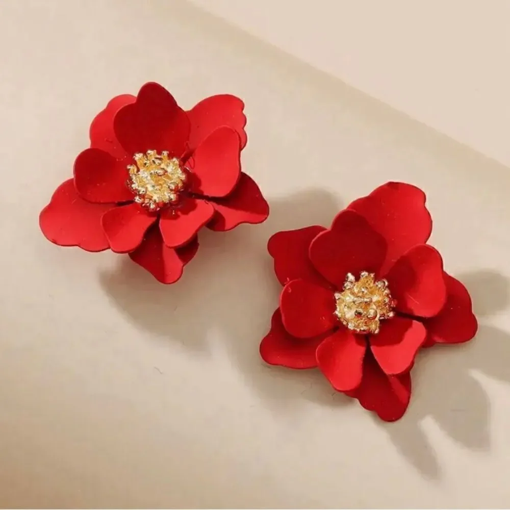 ♥️ Betsey Johnson festive red hand painted flower earrings ♥️